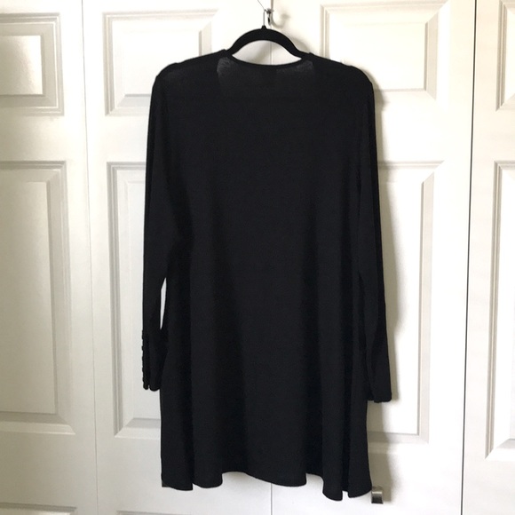 CHICO’S EXTRA LONG BLACK TOP - Picture 2 of 4